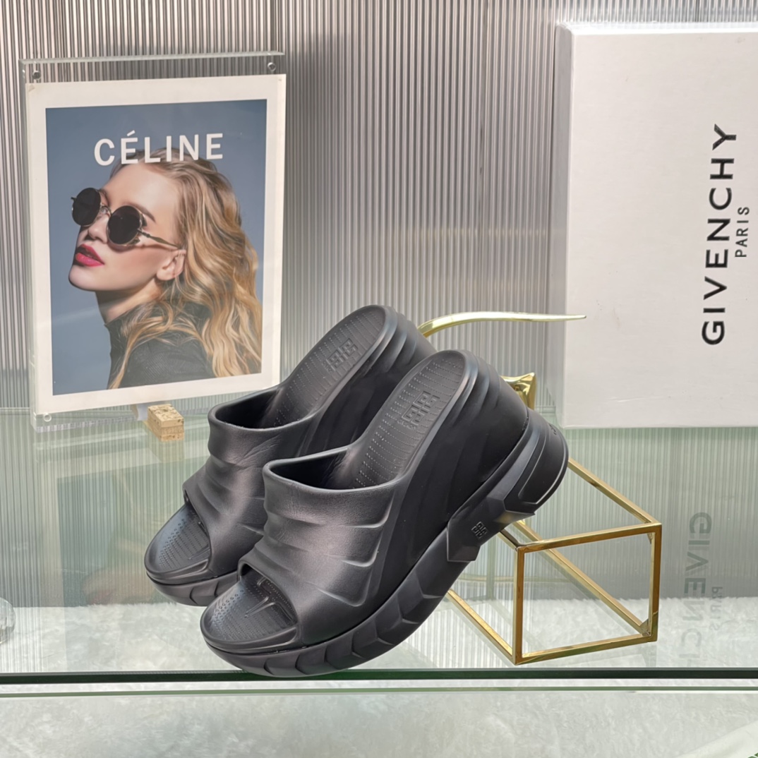 Givenchy Marshmallow Sandals In Rubber - DesignerGu