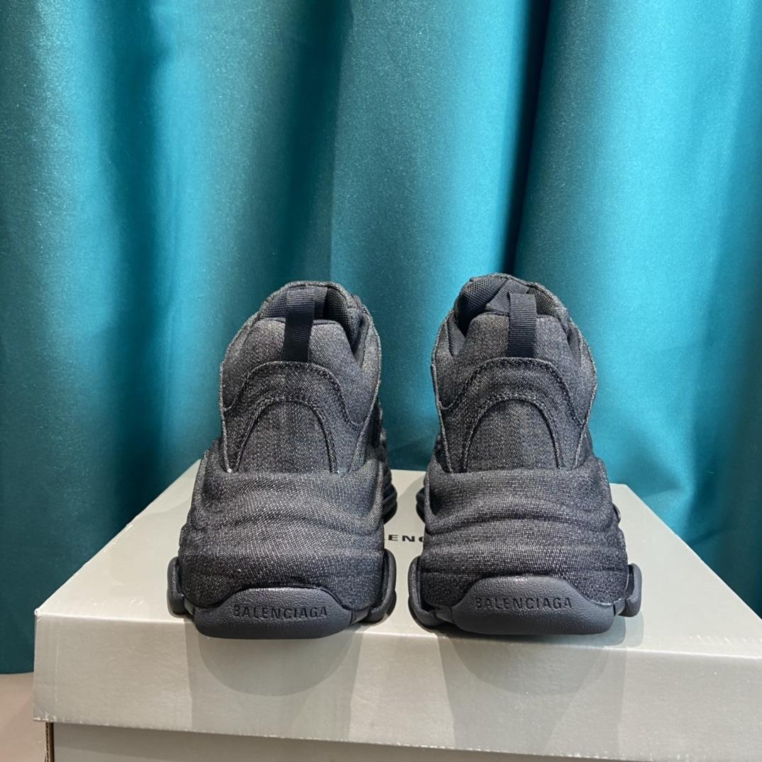 Balenciaga Triple S Sneaker  - DesignerGu