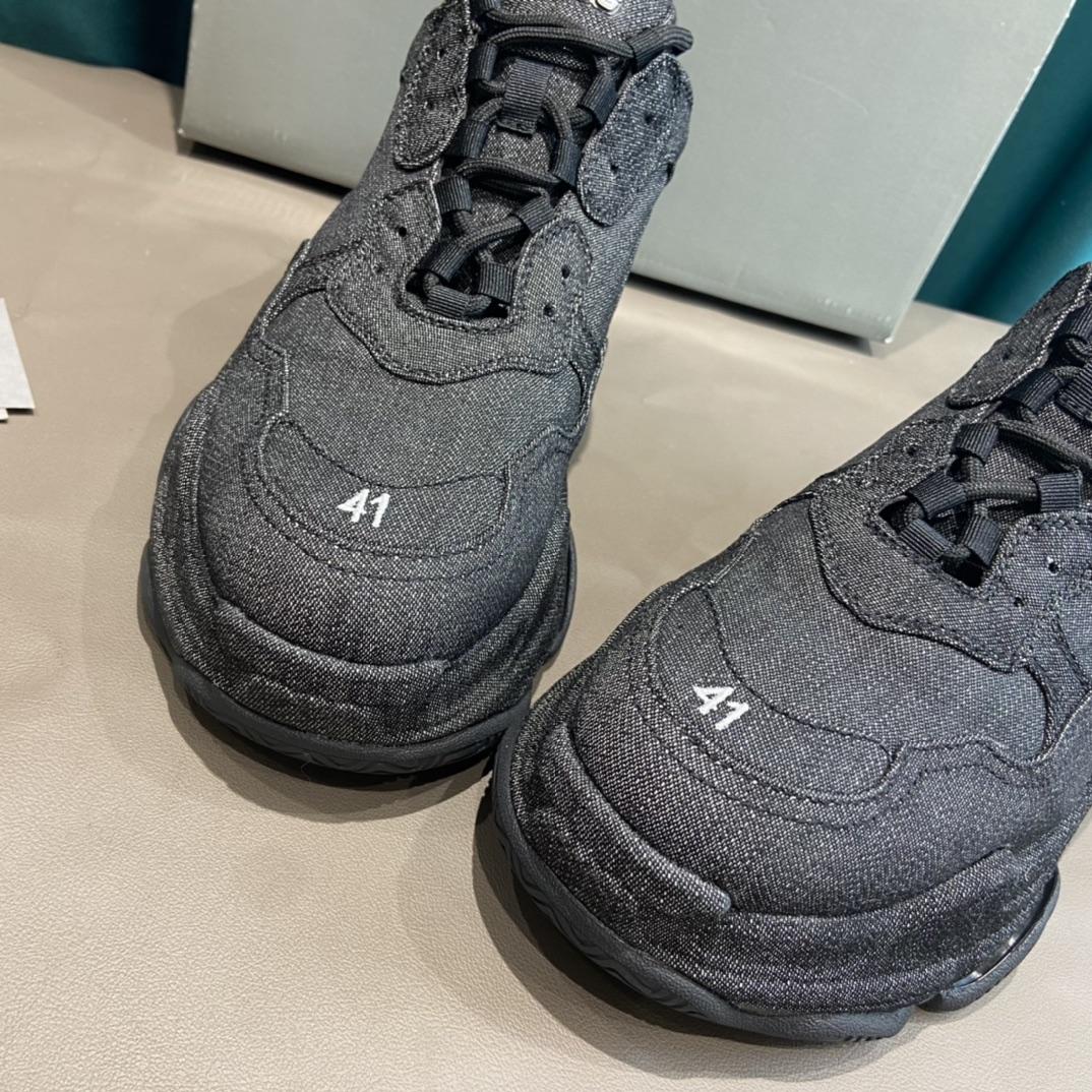 Balenciaga Triple S Sneaker  - DesignerGu