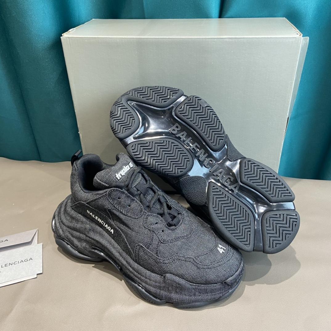 Balenciaga Triple S Sneaker  - DesignerGu