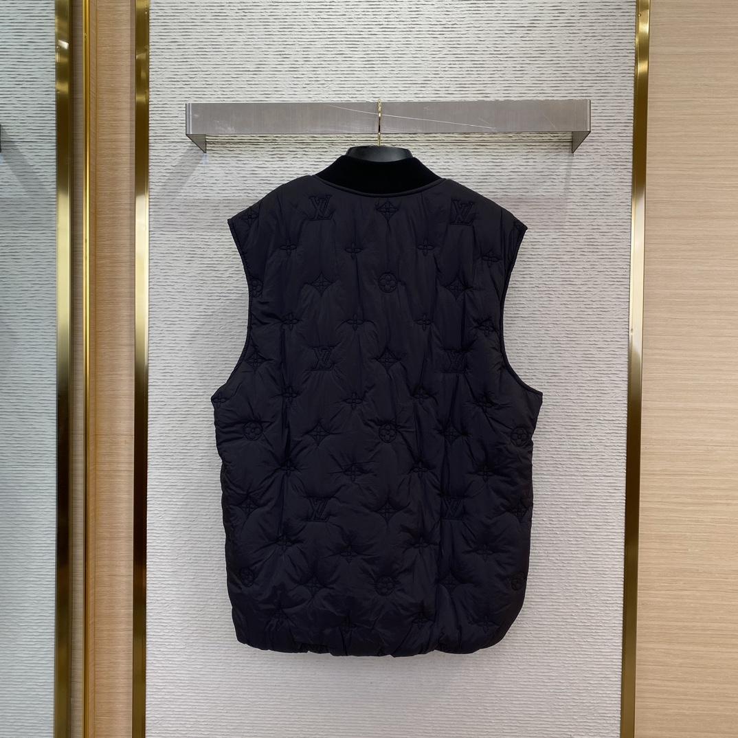 Louis Vuitton Monogram Quilted Gilet    - DesignerGu