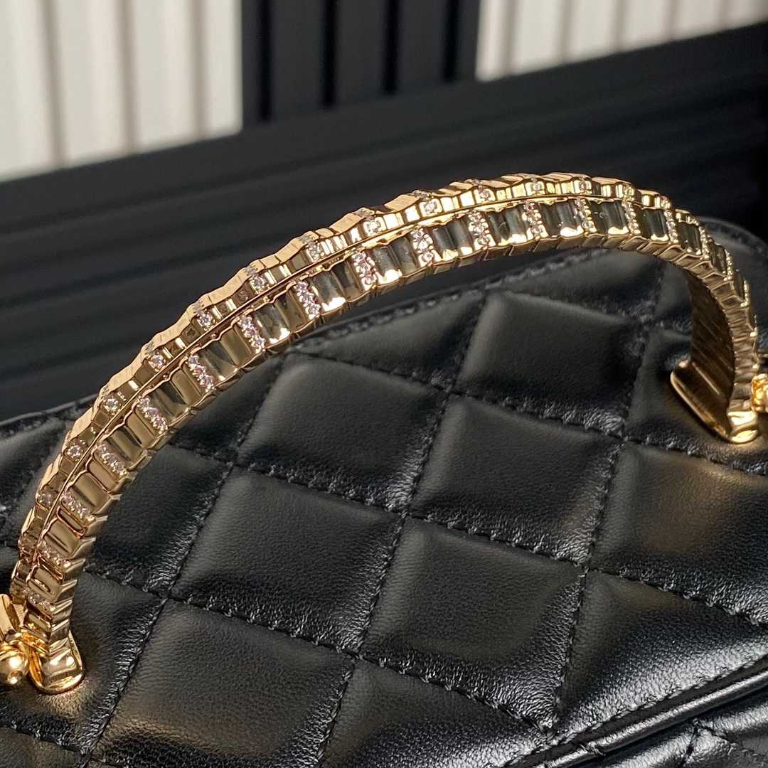 Chanel Flap Bag With Top Handle    17cm - DesignerGu