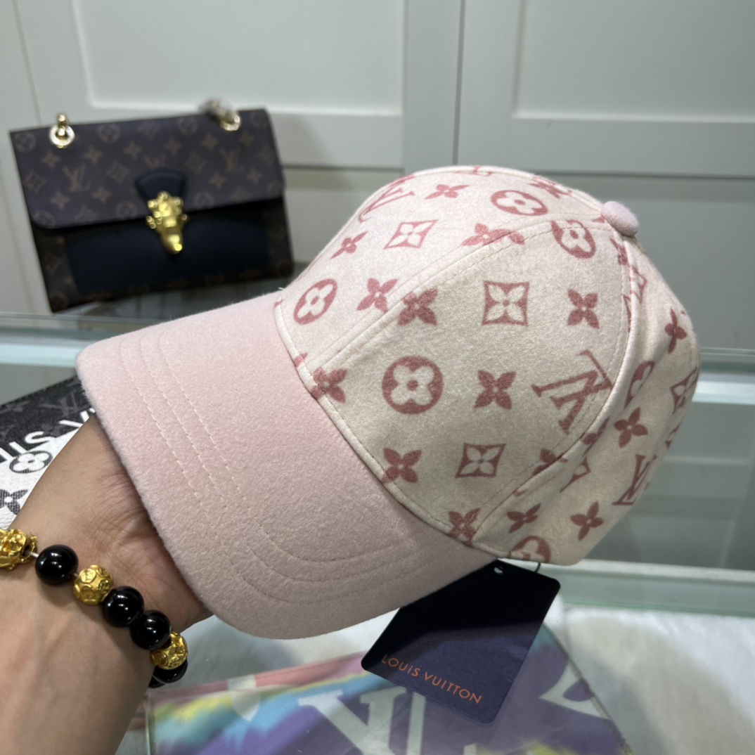 Louis Vuitton Cap - DesignerGu