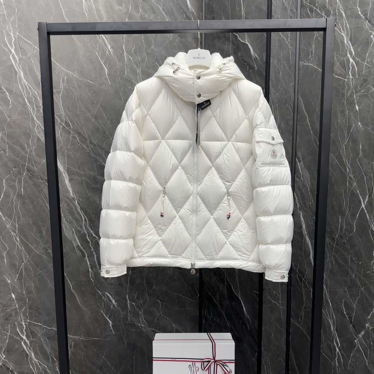 Moncler Averole Short Down Jacket - DesignerGu