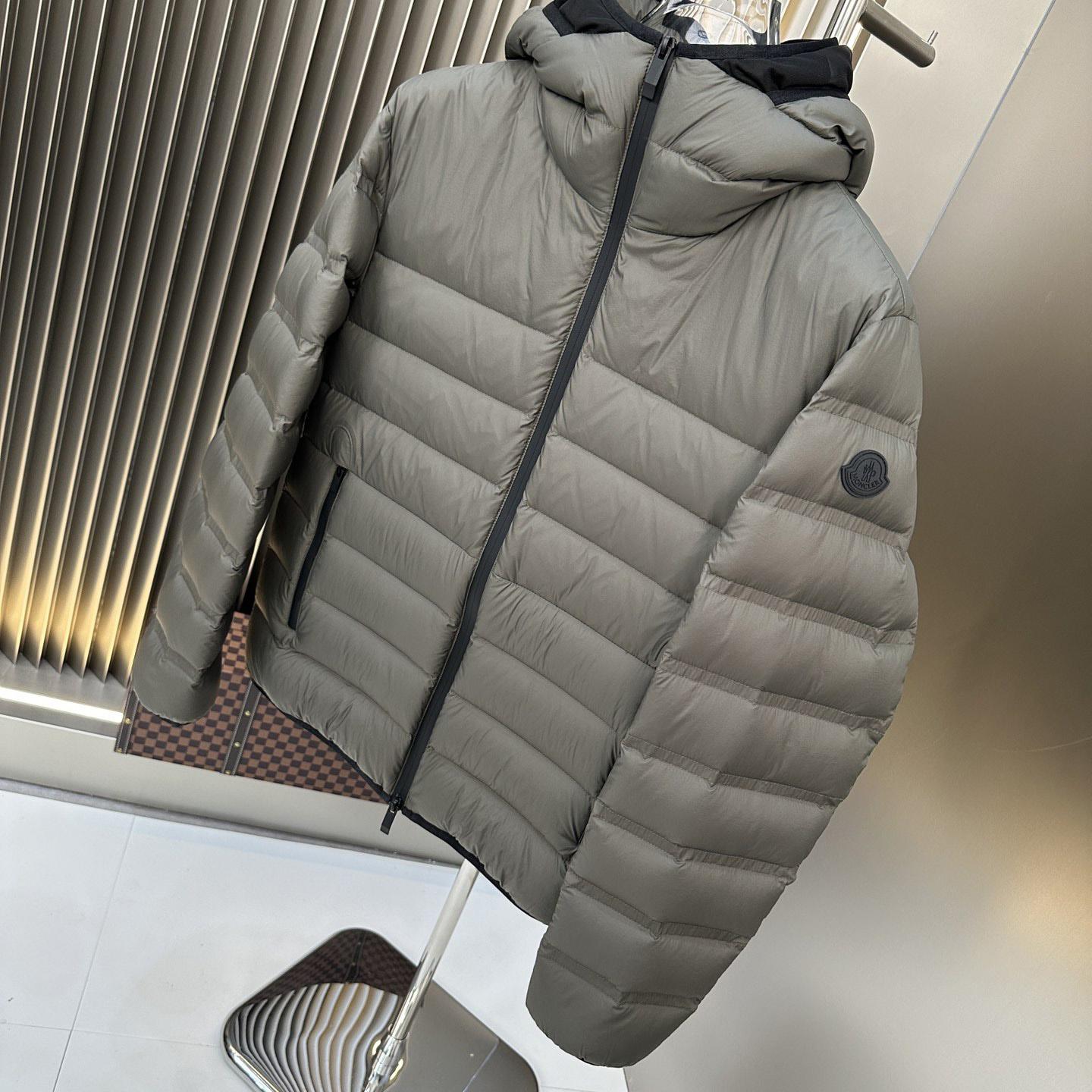 Moncler Hooded Puffer Jacket - DesignerGu