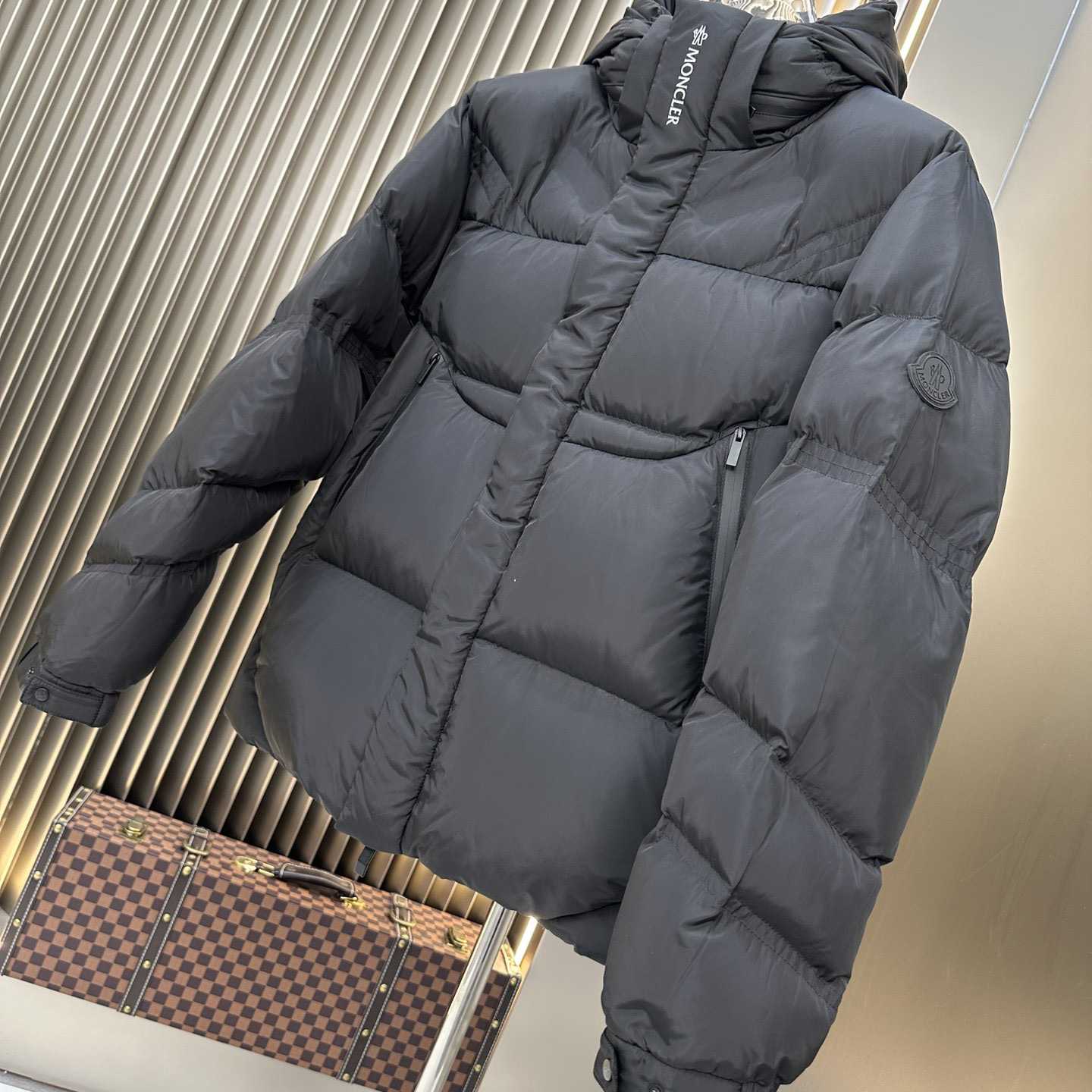 Moncler Jarama Hooded Puffer Jacket - DesignerGu