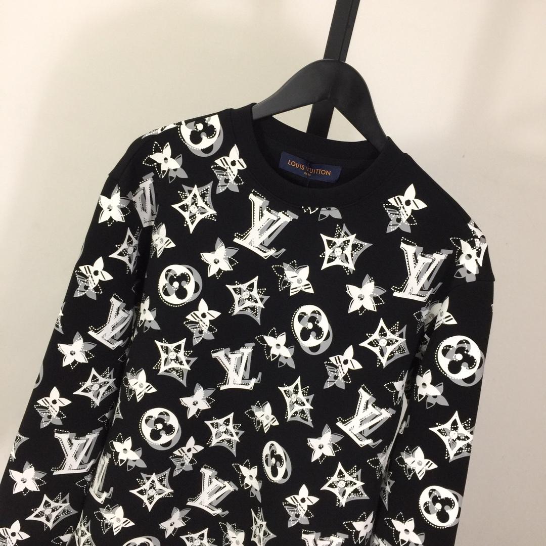 Louis Vuitton Monogram Sweatshirt - DesignerGu