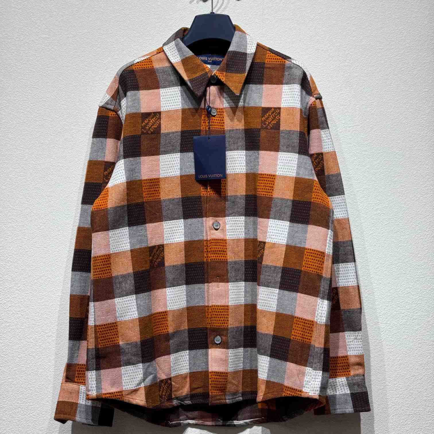 Louis Vuitton Button-Down Long-Sleeved Flannel Shirt  1AFXSJ - DesignerGu