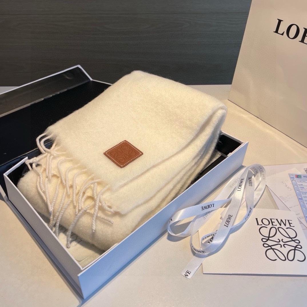 Loewe Scarf  - DesignerGu