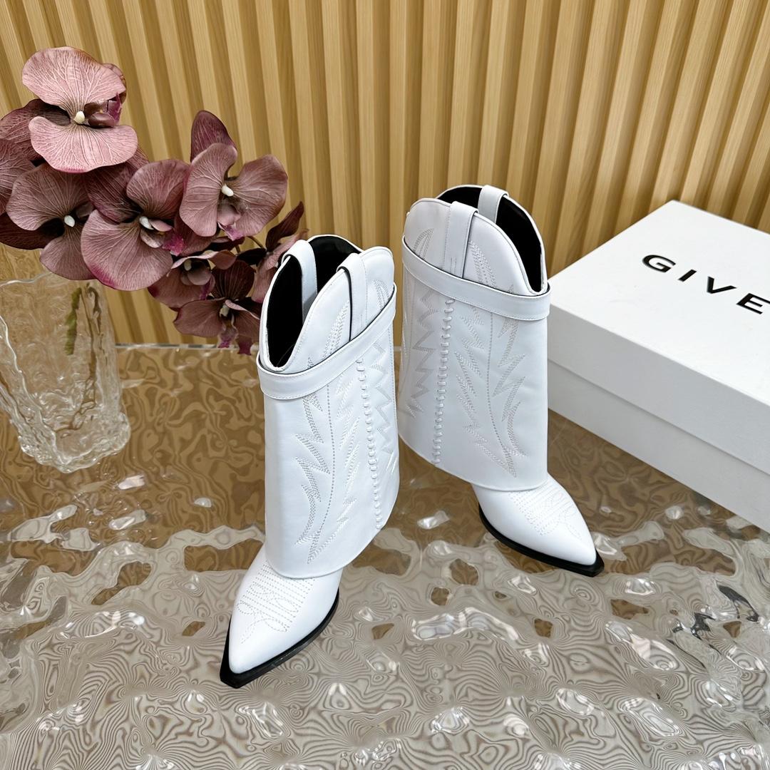 Givenchy Shark Lock Cowboy Ankle Boots In Leather - DesignerGu