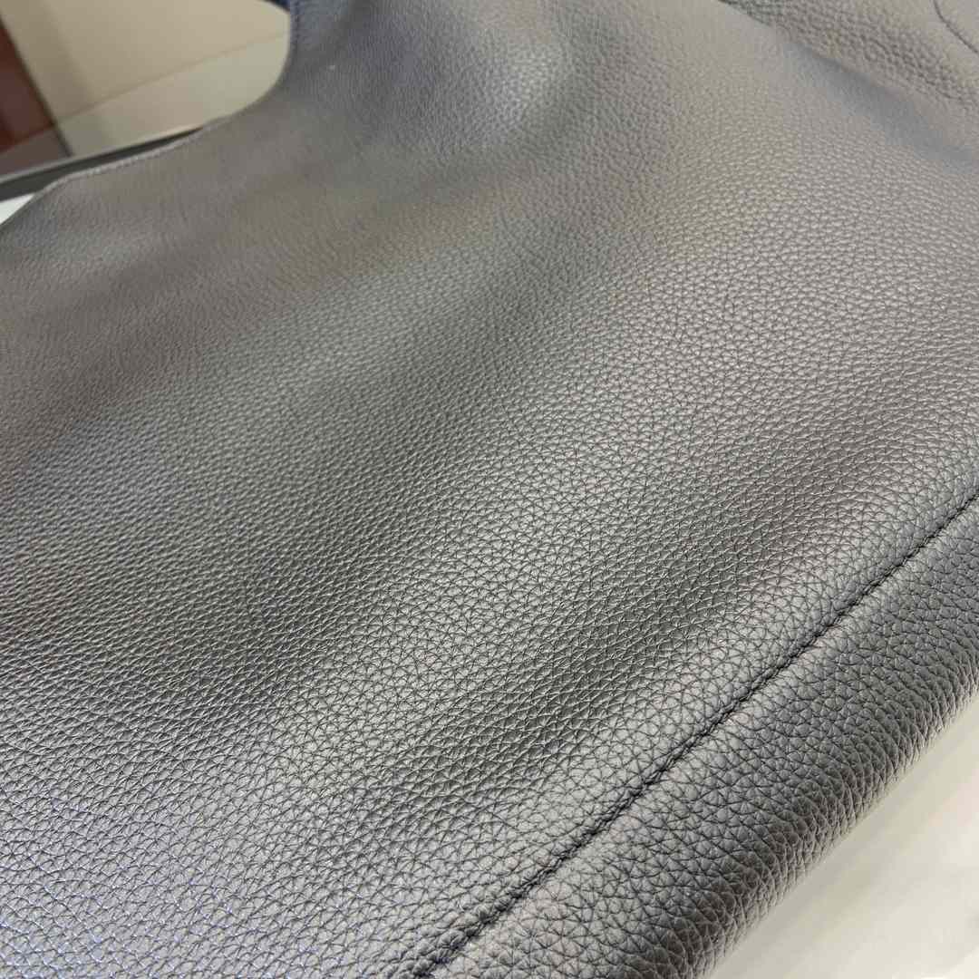 Gucci B Medium Shoulder Bag - DesignerGu