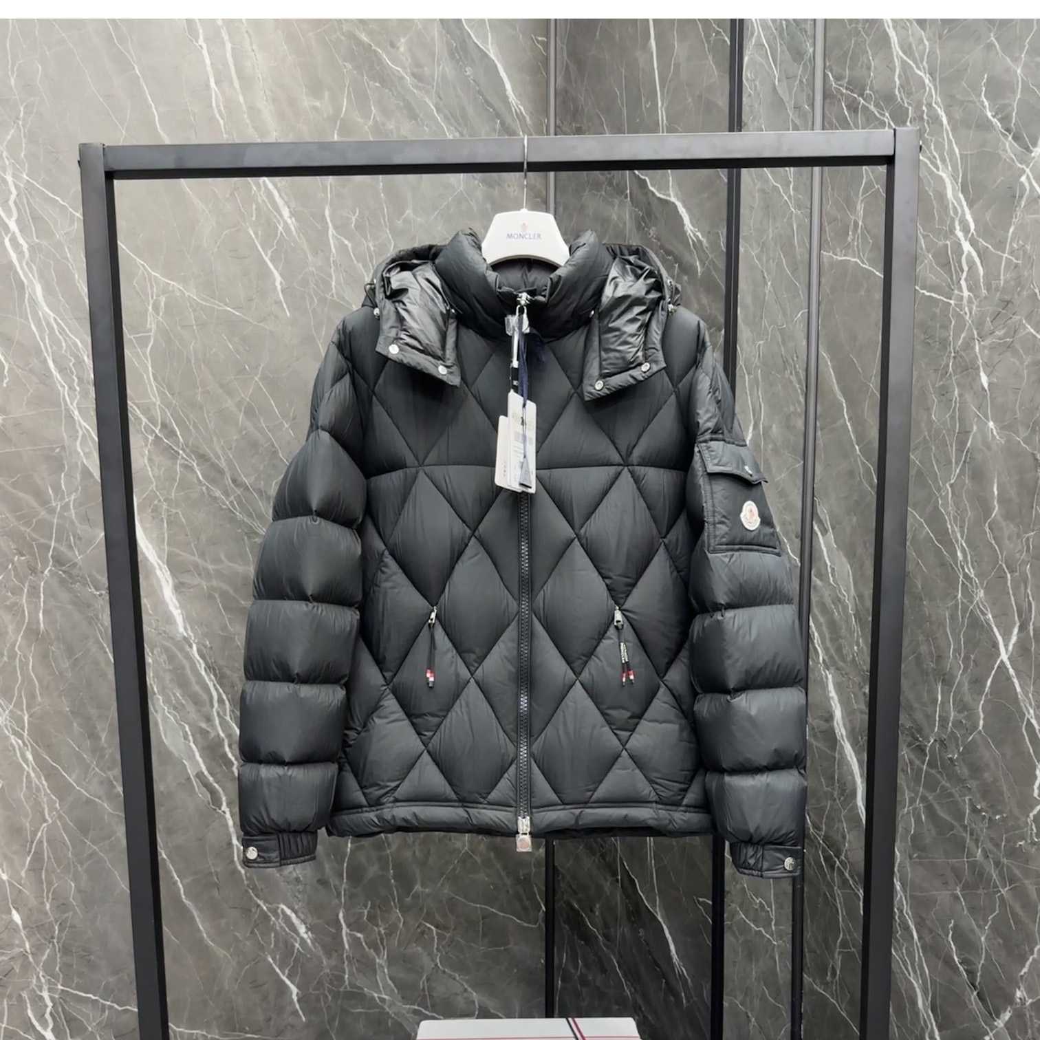 Moncler Averole Short Down Jacket - DesignerGu