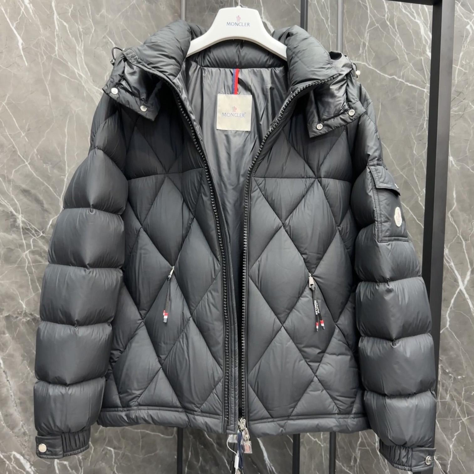 Moncler Averole Short Down Jacket - DesignerGu