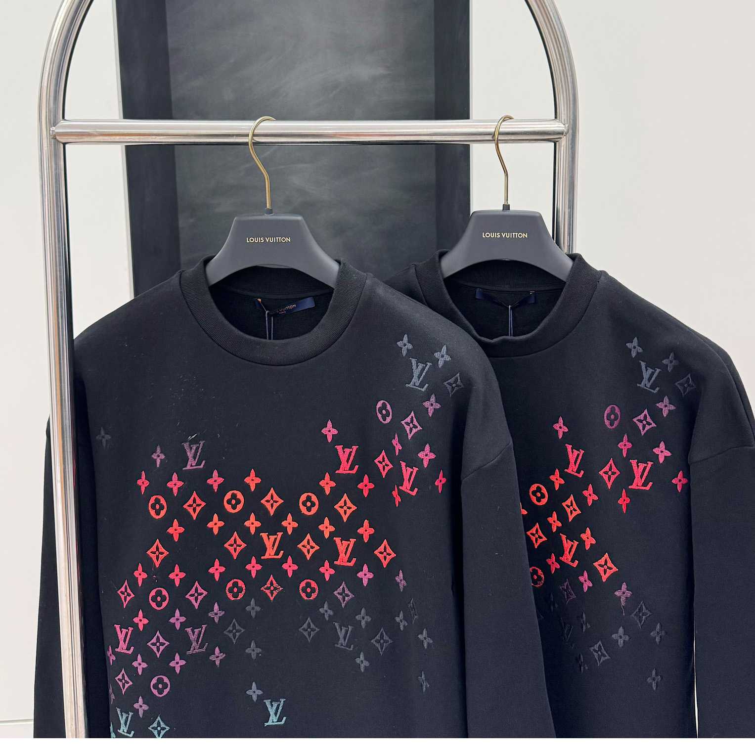 Louis Vuitton Monogram Sweatshirt - DesignerGu