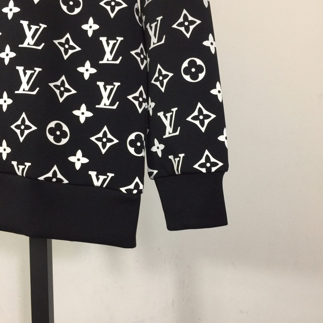 Louis Vuitton Monogram Sweatshirt - DesignerGu