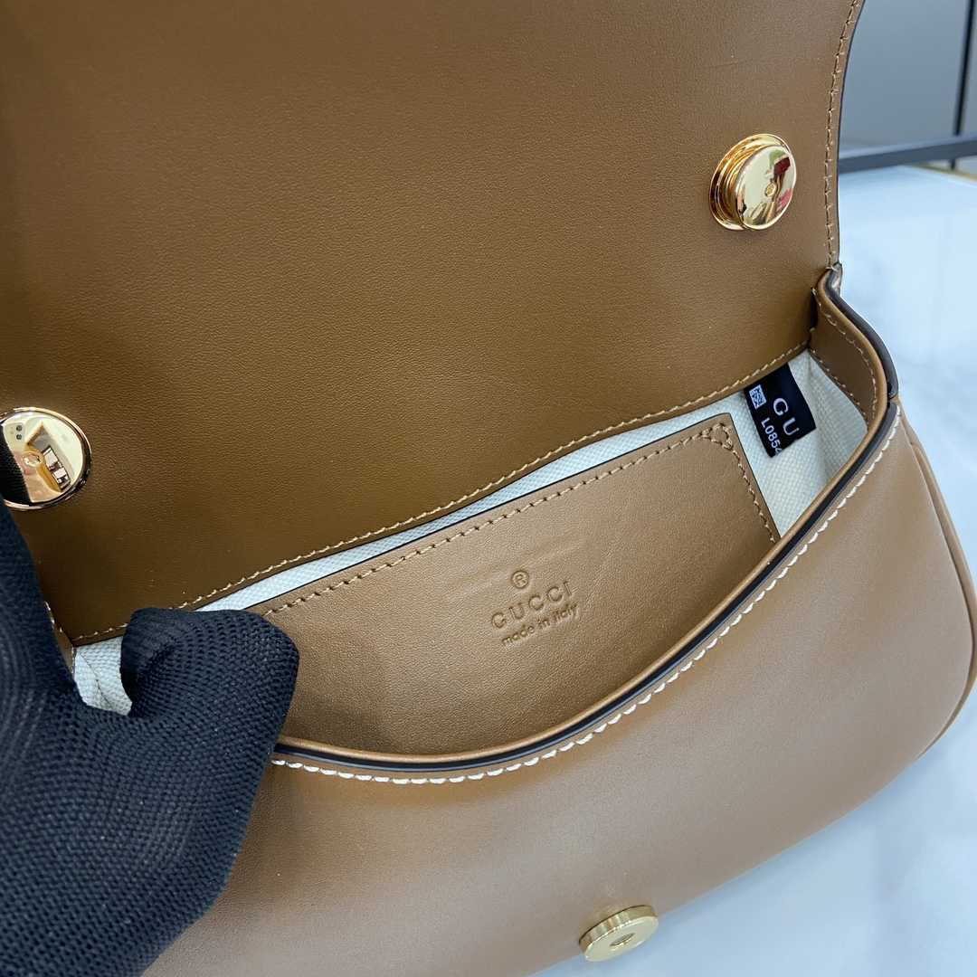 Gucci Blondie Medium Top Handle Bag - DesignerGu