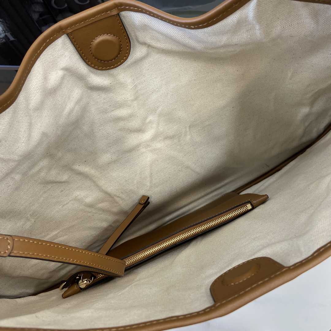 Gucci B Medium Shoulder Bag - DesignerGu