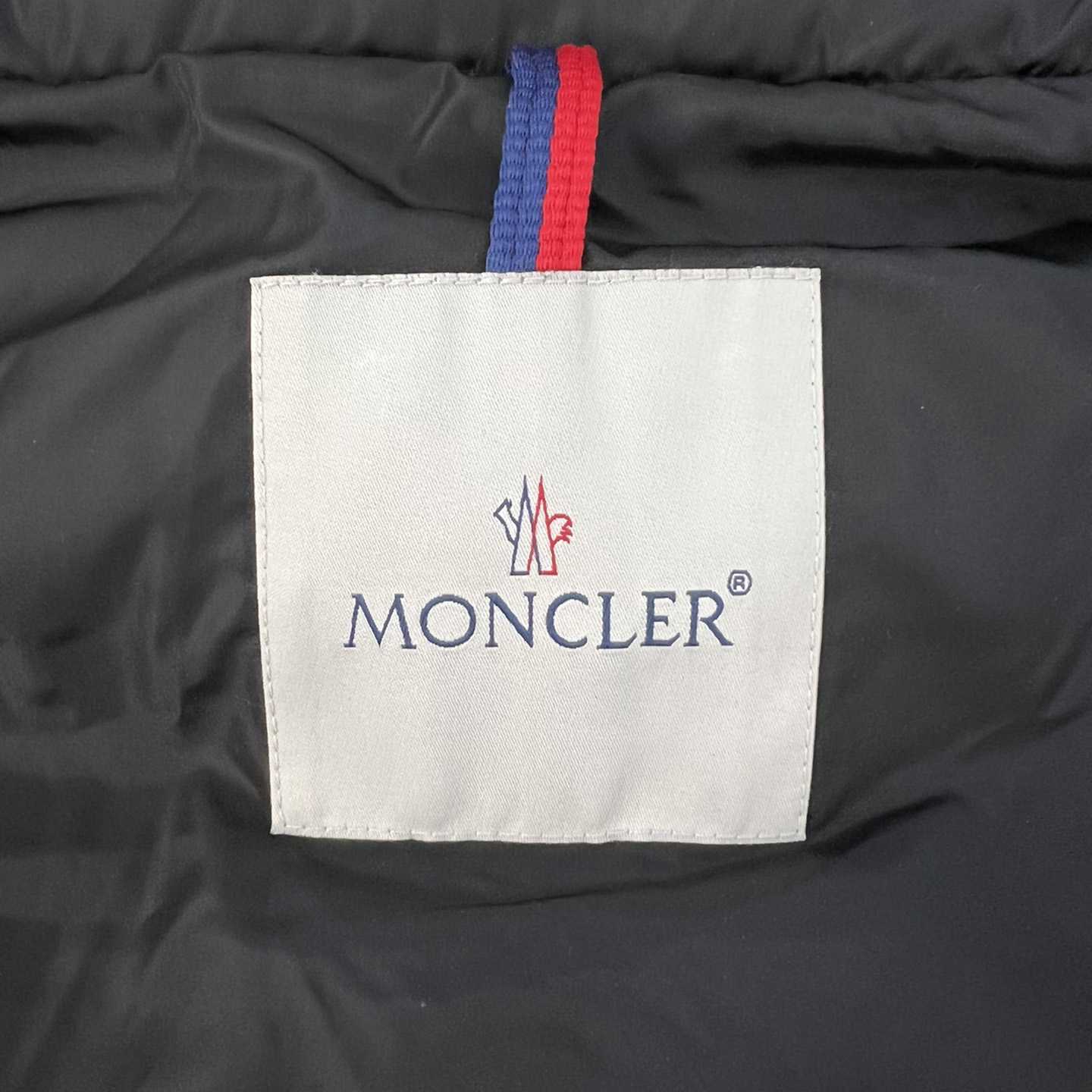 Moncler Bourne Short Down Jacket - DesignerGu