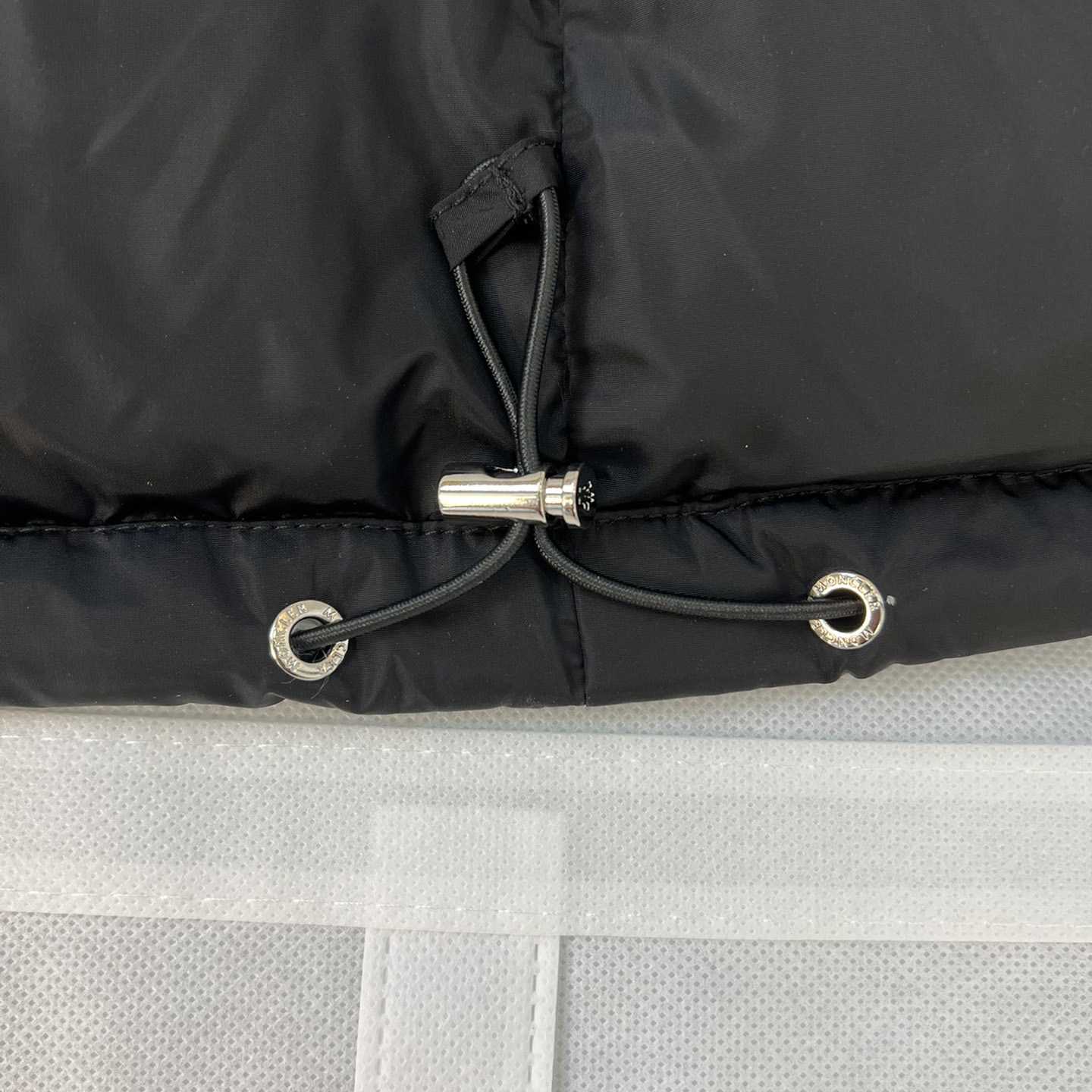 Moncler Bourne Short Down Jacket - DesignerGu