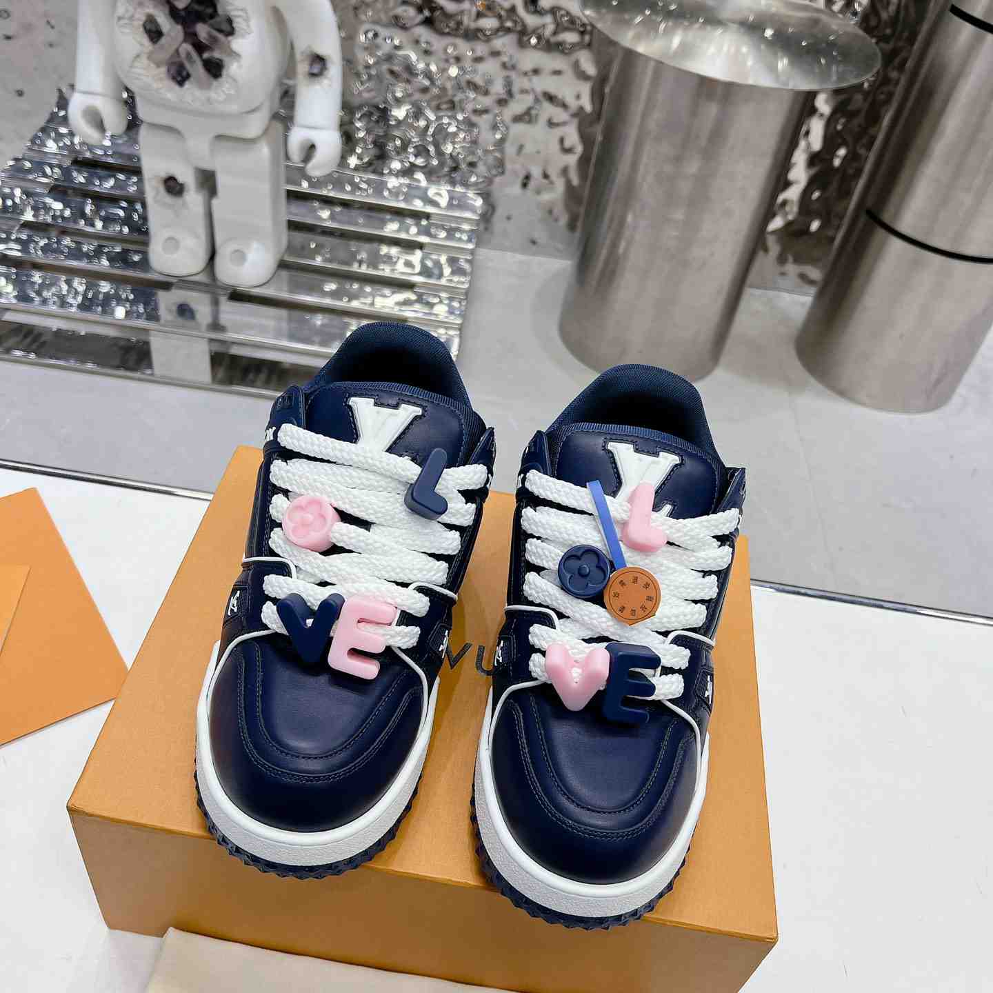 Louis Vuitton LV Trainer Maxi Sneaker   1AD6CP - DesignerGu