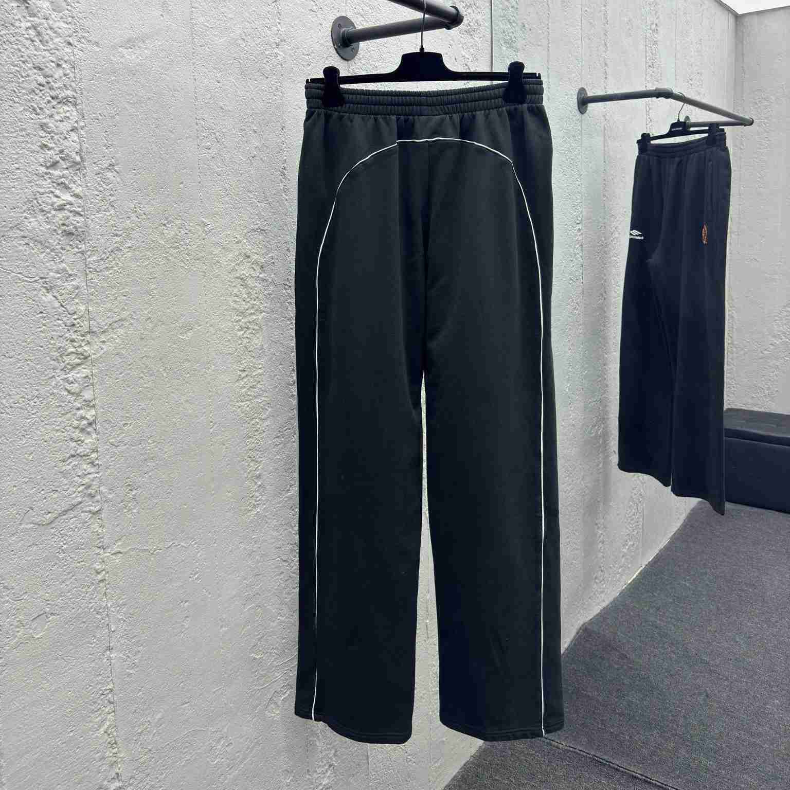 Balenciaga Soccer Tracksuit Pants - DesignerGu