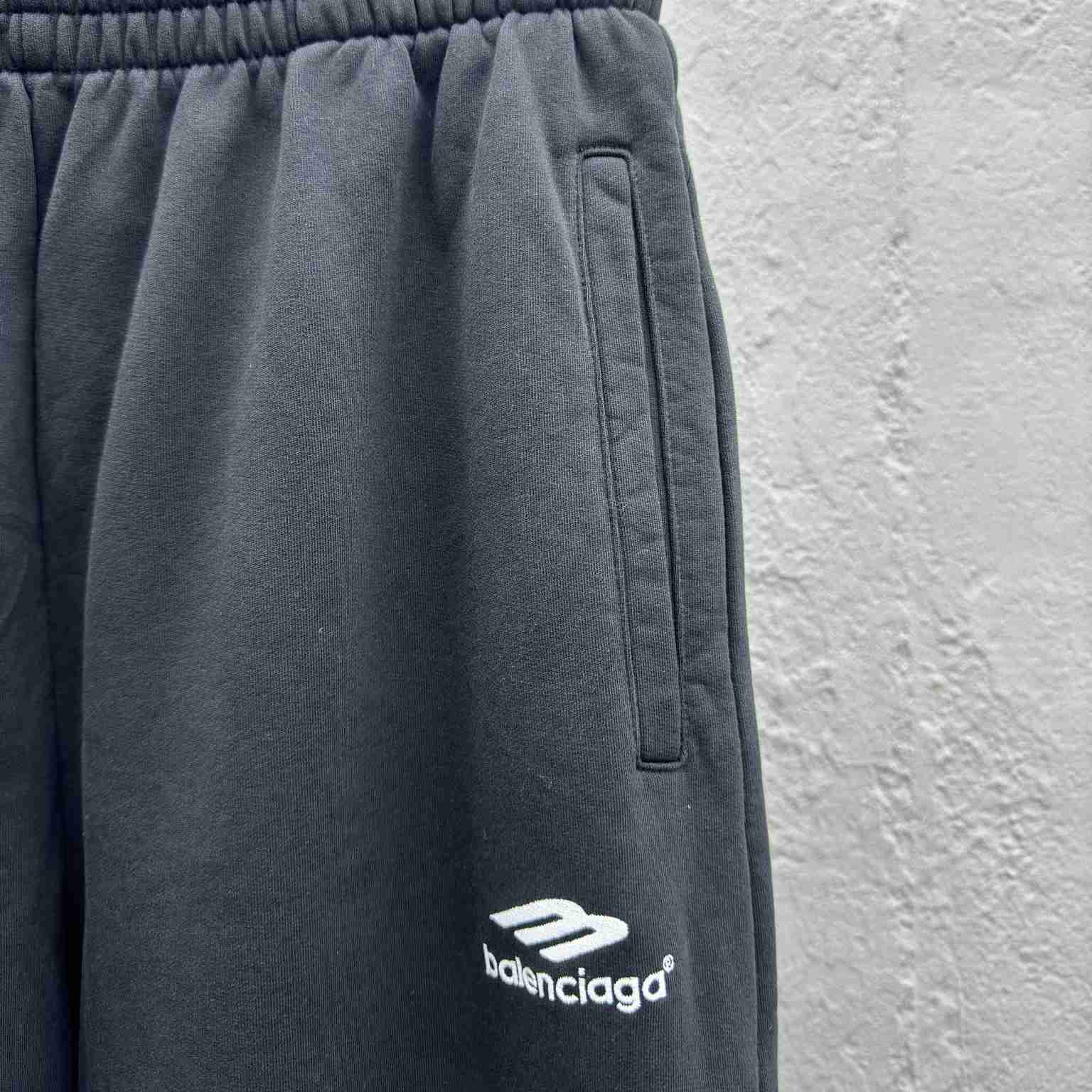 Balenciaga Soccer Tracksuit Pants - DesignerGu