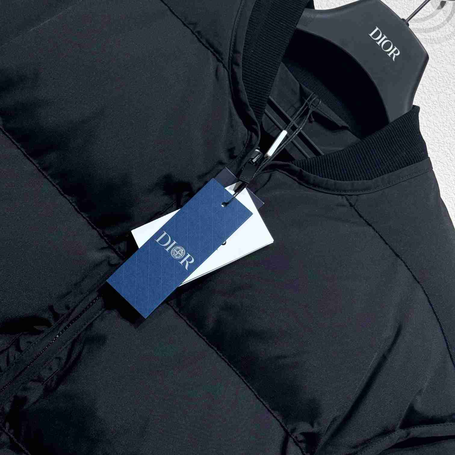 Dior AND LEWIS HAMILTON Puffer Jacket With Removable Sleeves  - DesignerGu