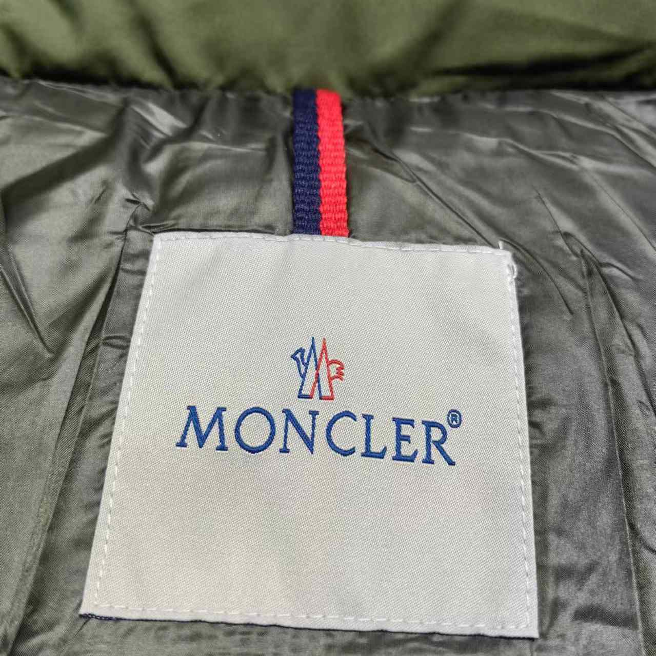 Moncler Vezere Short Down Jacket - DesignerGu