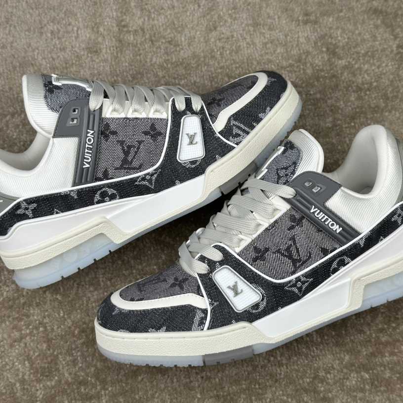 Louis Vuitton LV Trainer Sneaker  1ADHIG - DesignerGu