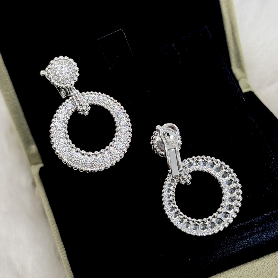 Van Cleef & Arpels Earrings - DesignerGu