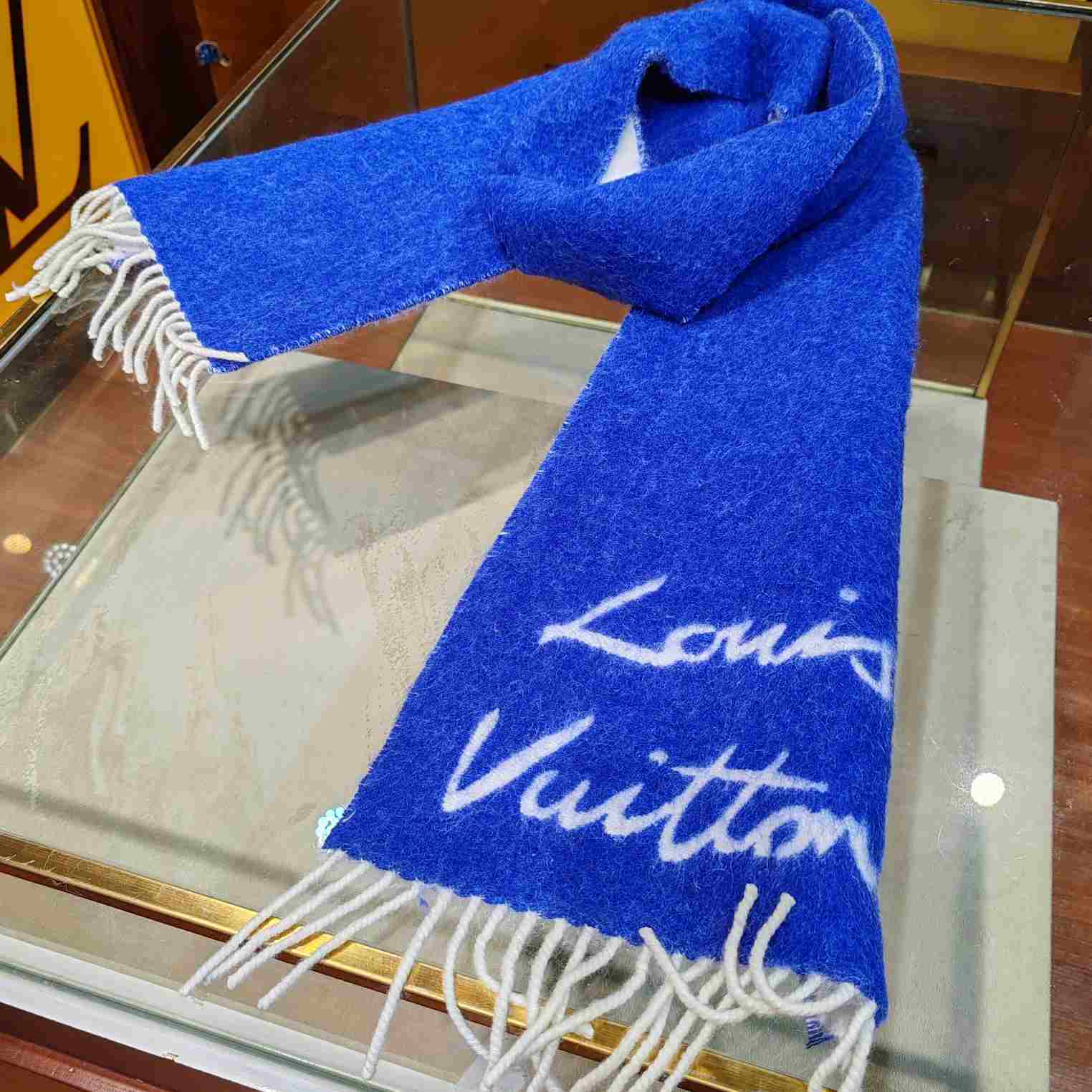 Louis Vuitton Fluffygram Scarf  M93339 - DesignerGu