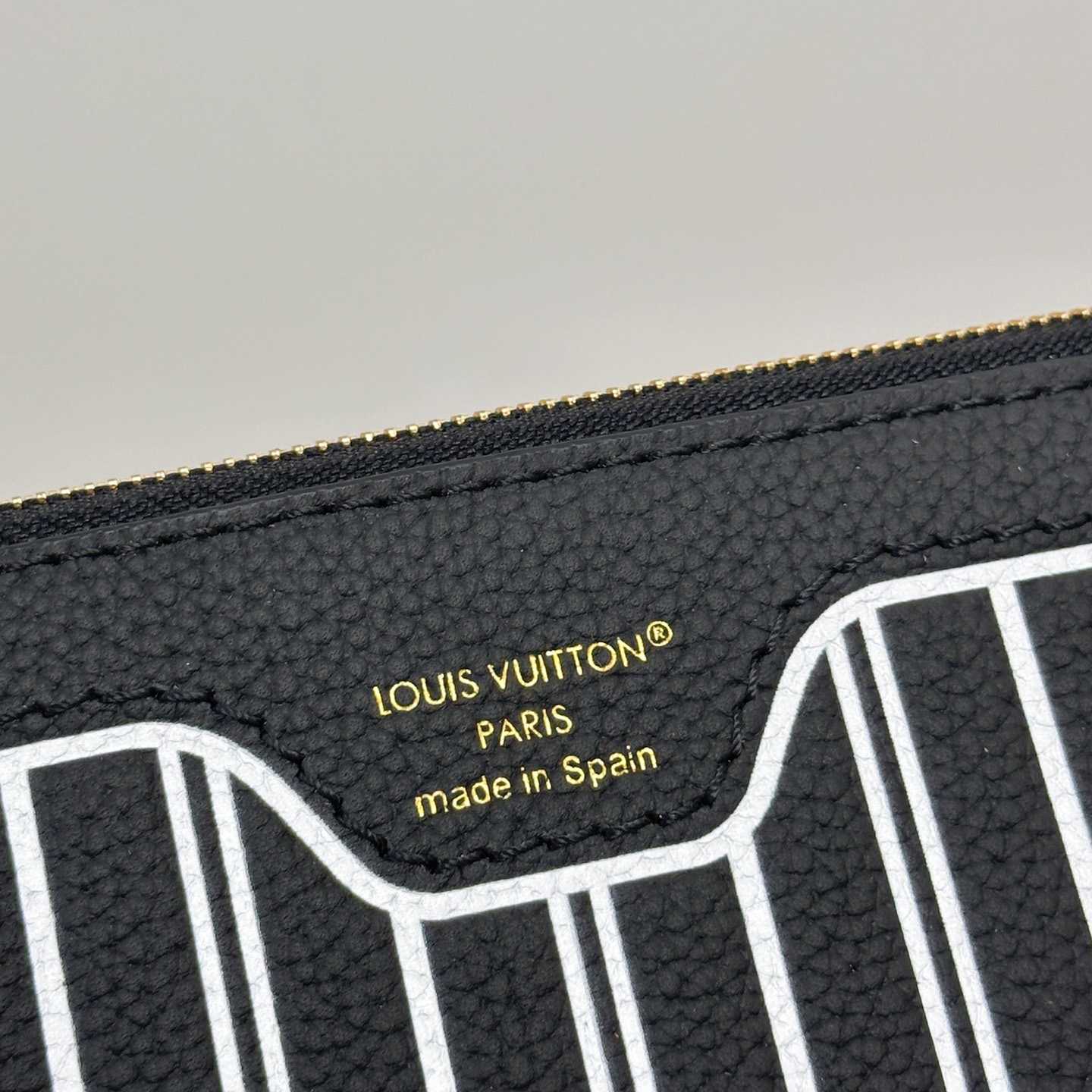 Louis Vuitton Neverfull Inside Out MM   M11946 - DesignerGu