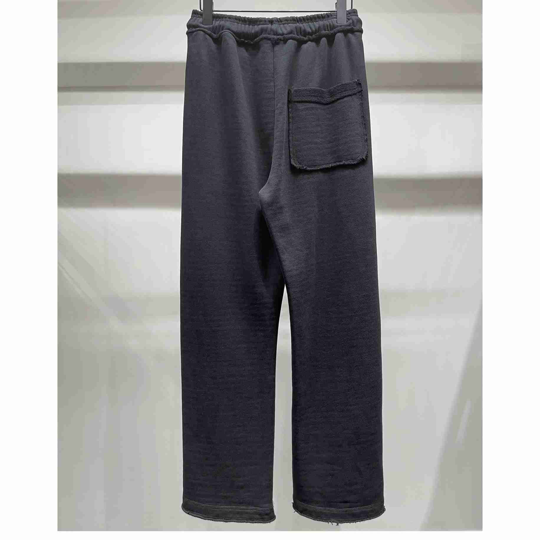 Miu Miu  Sweatpants  - DesignerGu