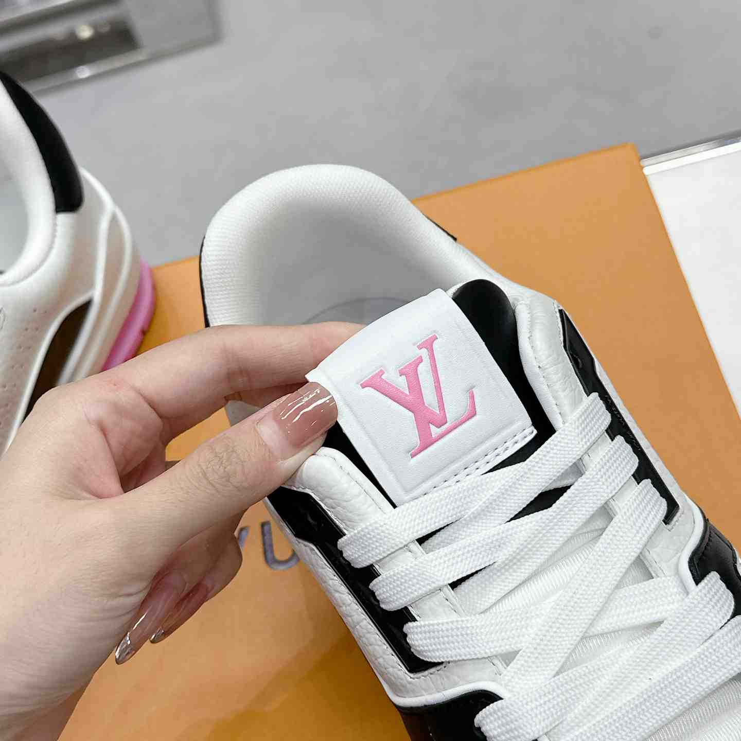 Louis Vuitton LV Trainer Sneaker  1ADDZF - DesignerGu