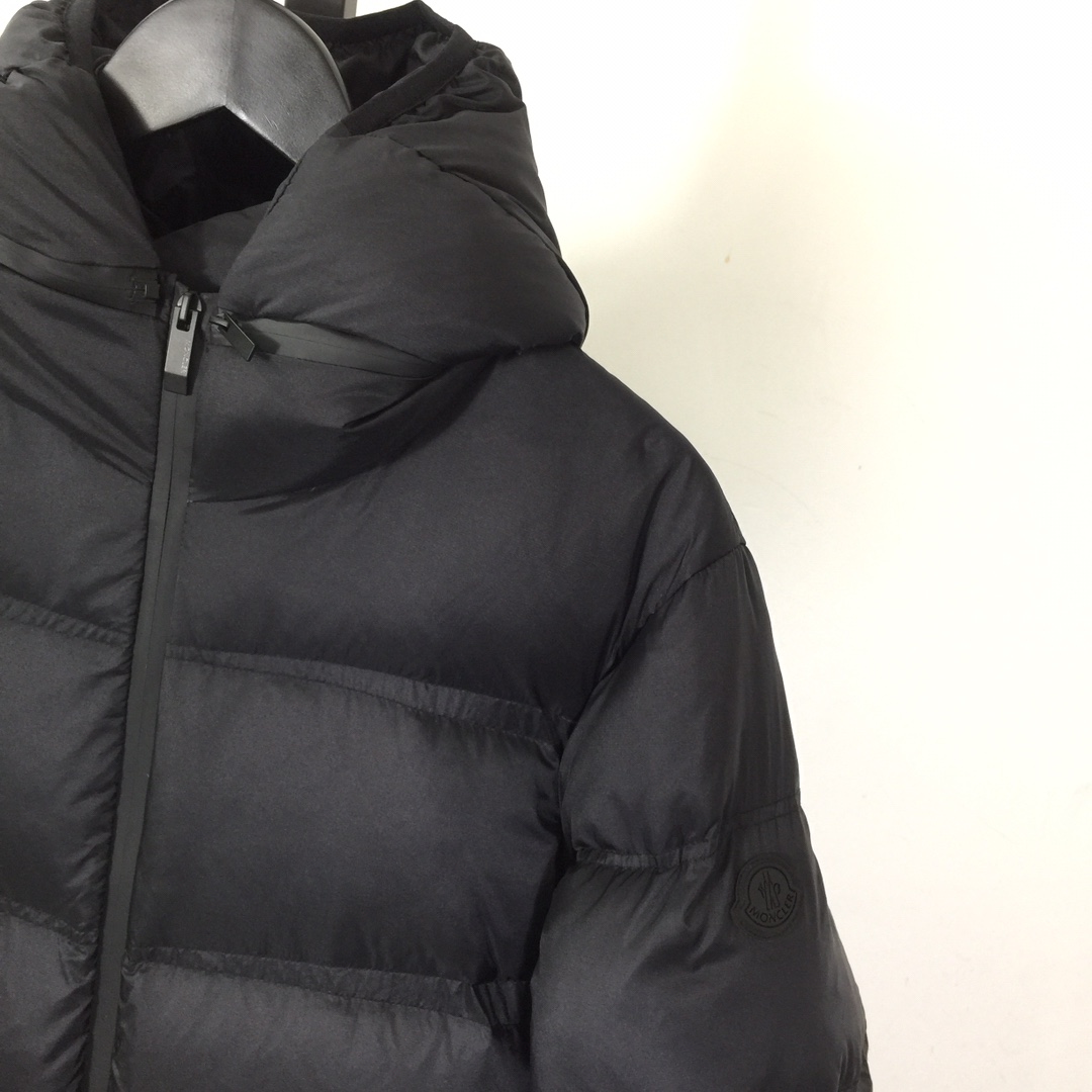 Moncler Masac Short Down Jacket - DesignerGu