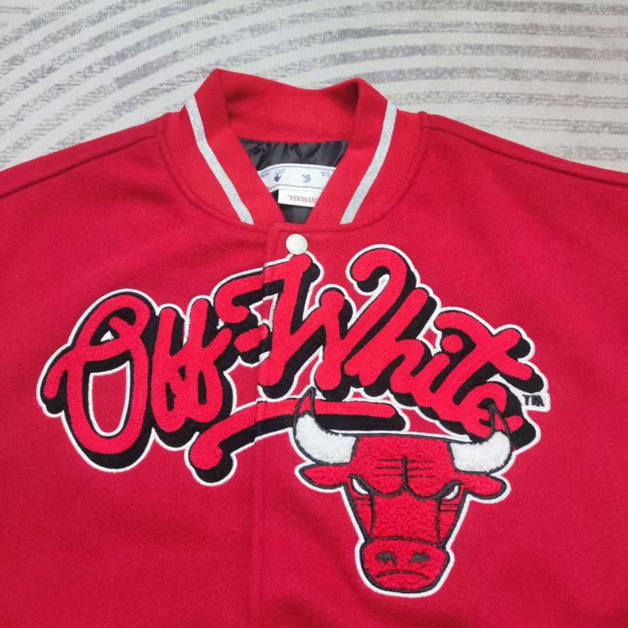 Off-White™ C/O Chicago Bulls Red Varsity - DesignerGu