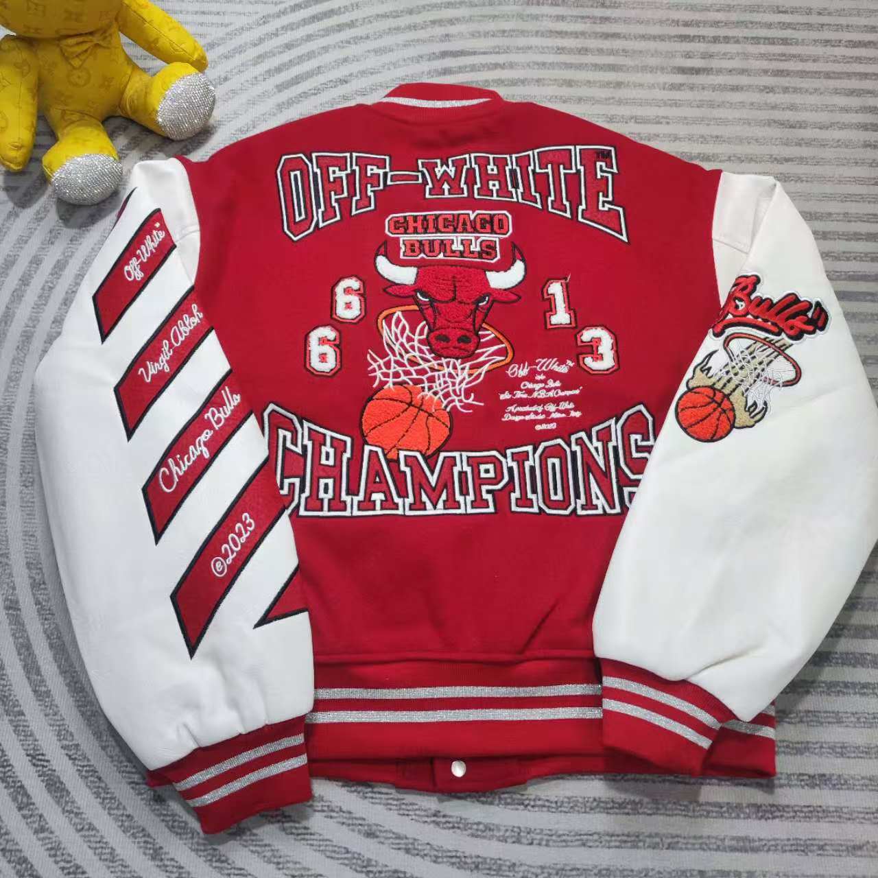 Off-White™ C/O Chicago Bulls Red Varsity - DesignerGu