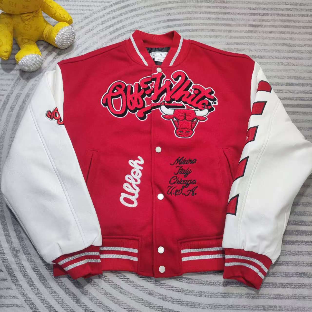 Off-White™ C/O Chicago Bulls Red Varsity - DesignerGu