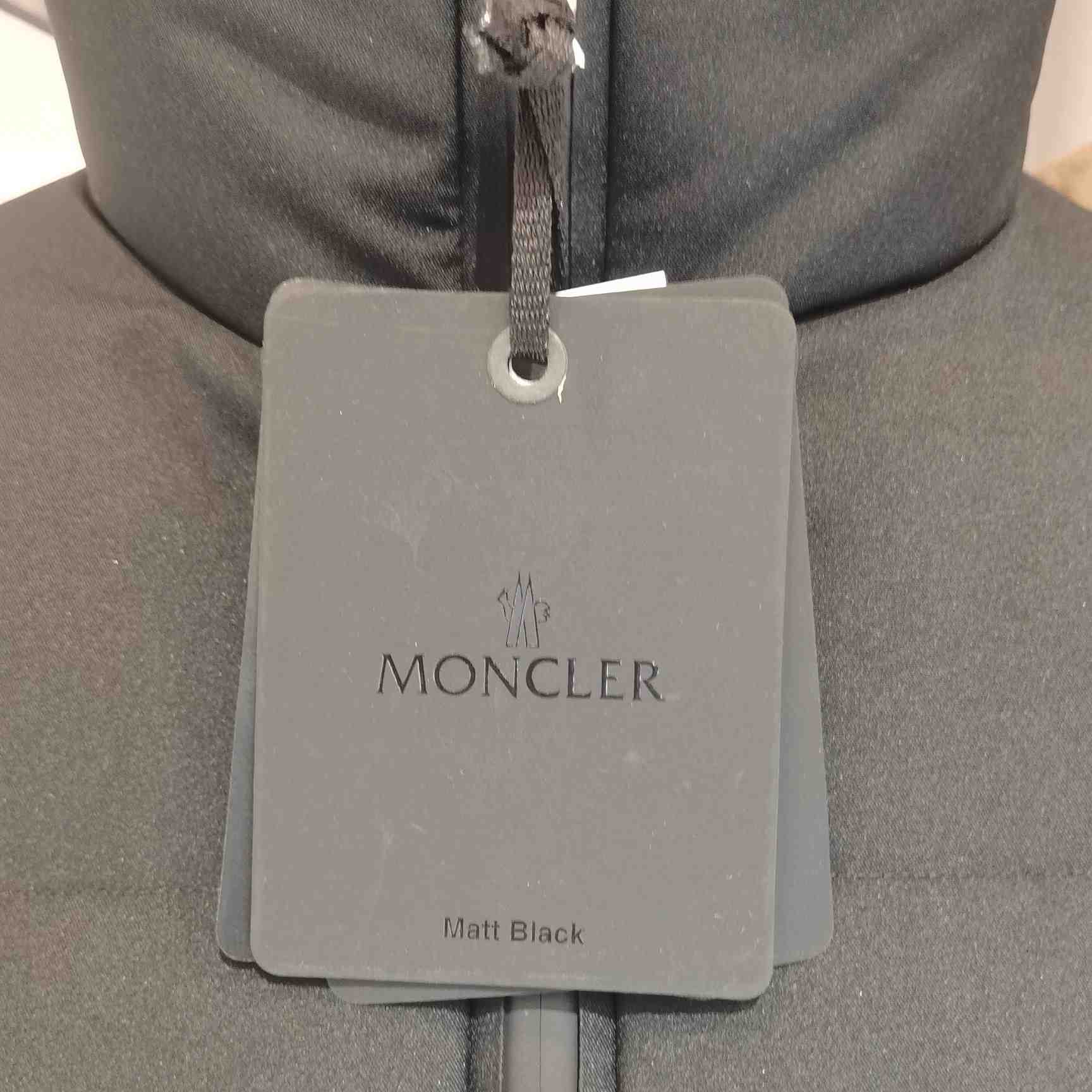 Moncler Misonet Short Down Jacket - DesignerGu