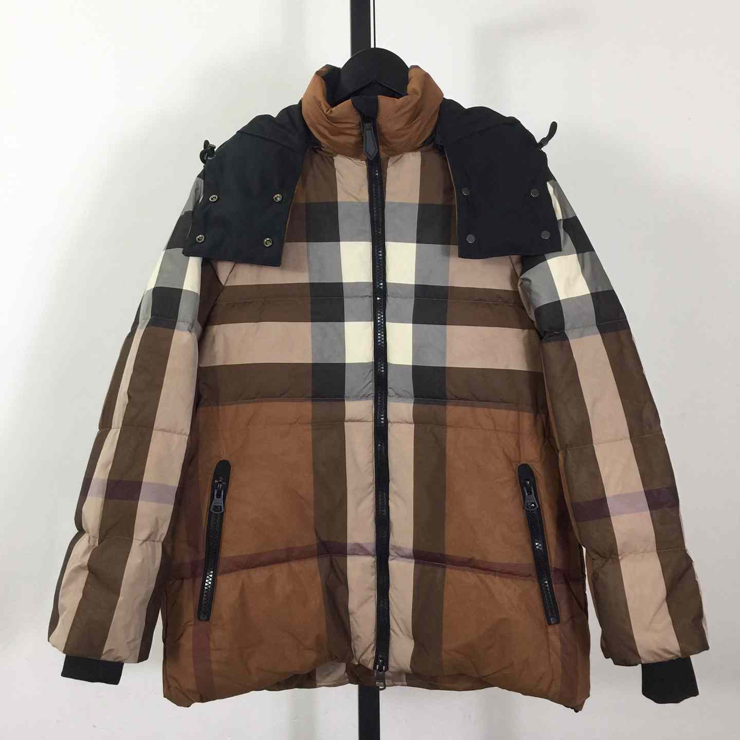 Burberry Puffer Jacket - DesignerGu