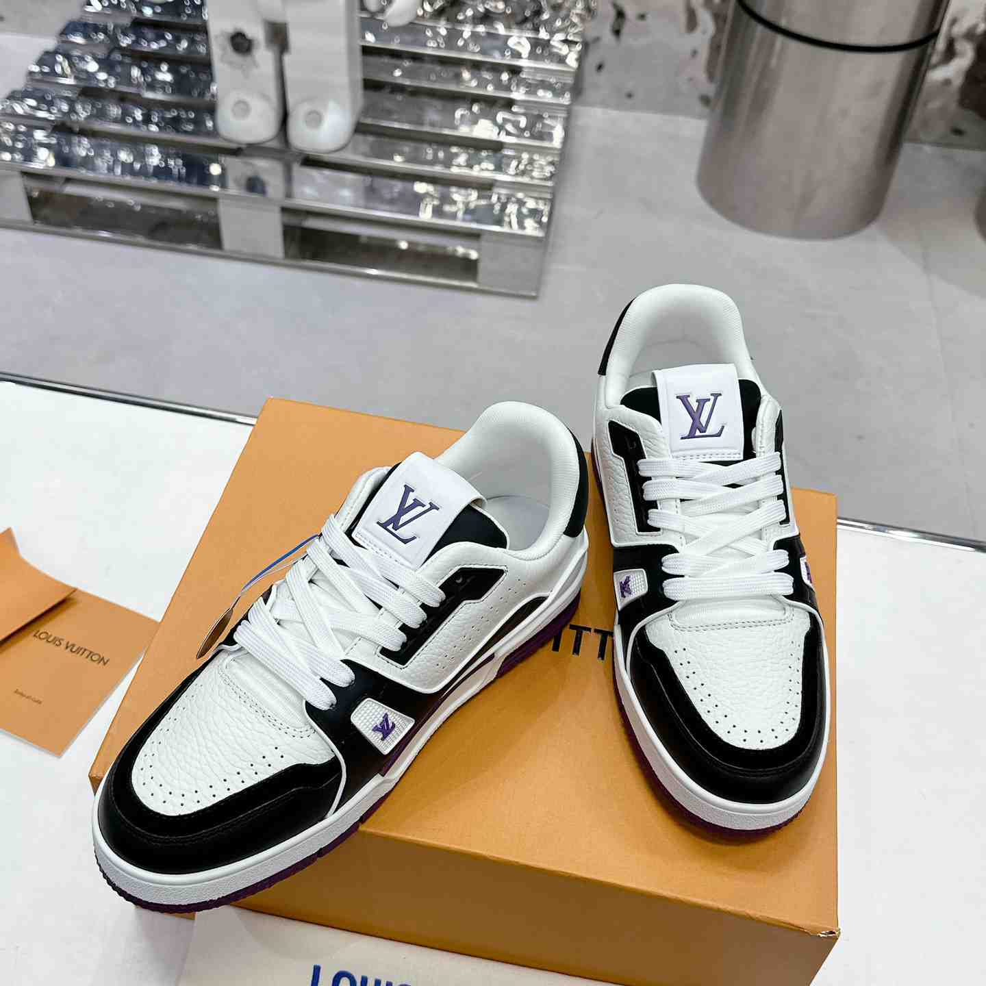 Louis Vuitton LV Trainer Sneaker  1ADDYD - DesignerGu