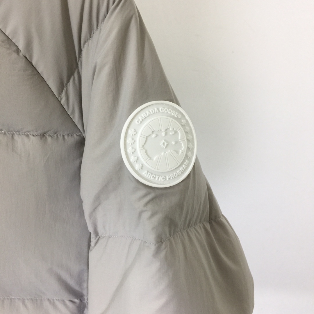 Canada Goose Hooded Jacket - DesignerGu