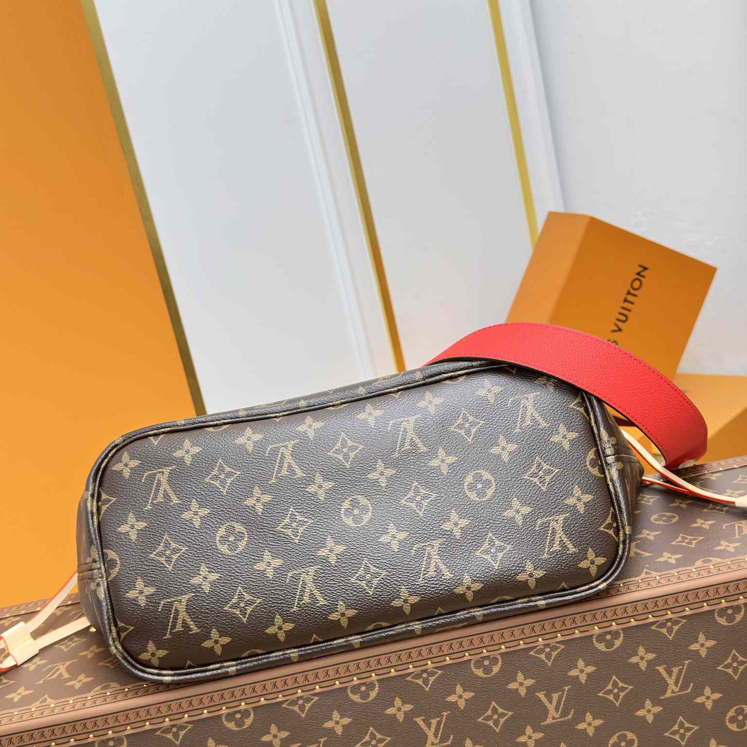 Louis Vuitton Neverfull Bandoulière Inside Out MM   M12096 - DesignerGu