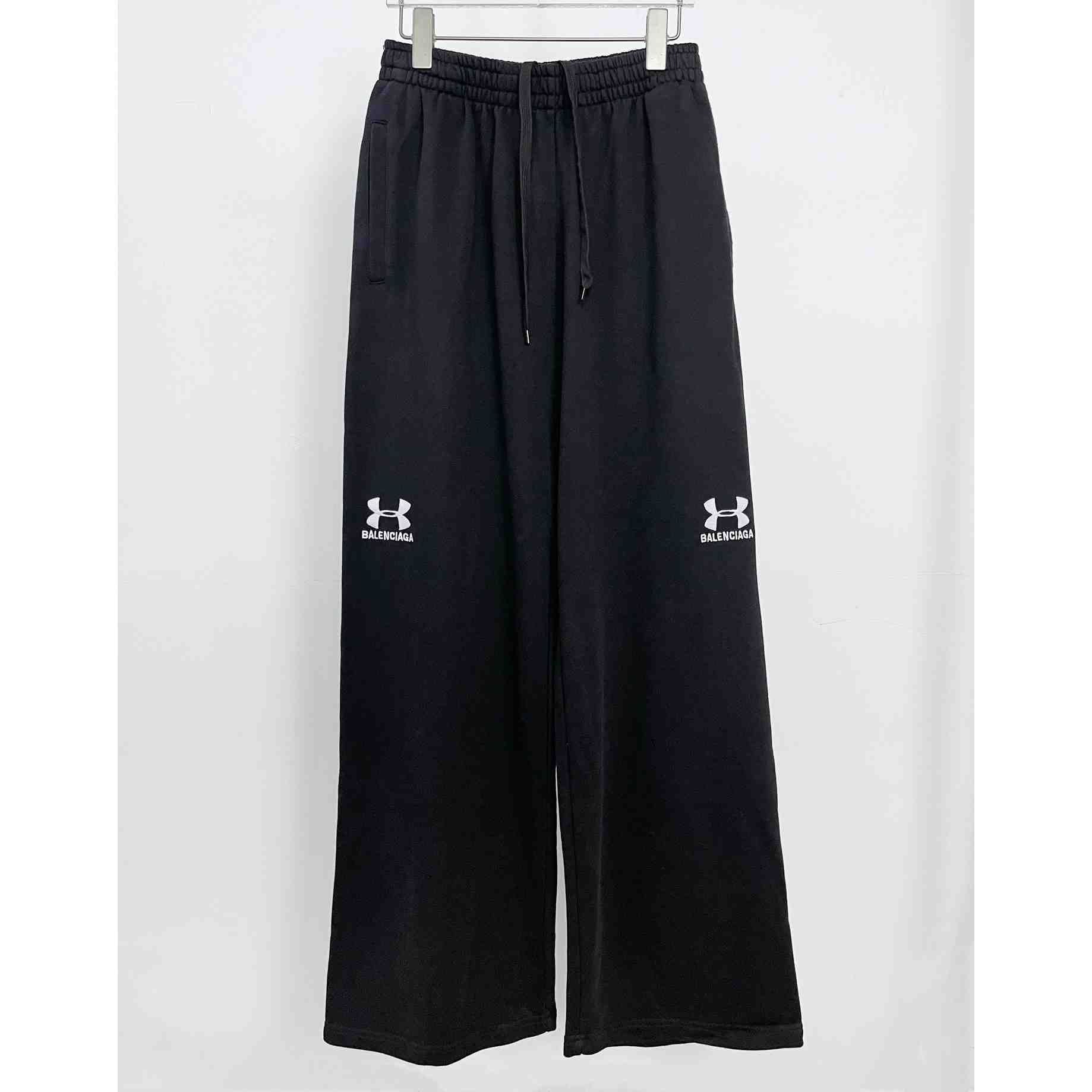 Balenciaga Under Armour® Baggy Sweatpants In Black - DesignerGu