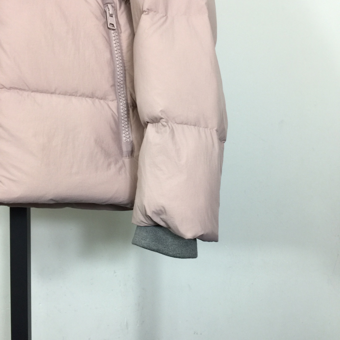 Canada Goose Hooded Jacket - DesignerGu