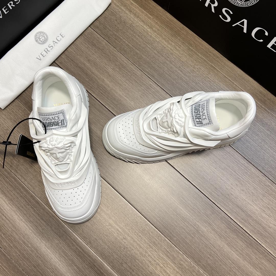 Versace Low-top Sneakers - DesignerGu