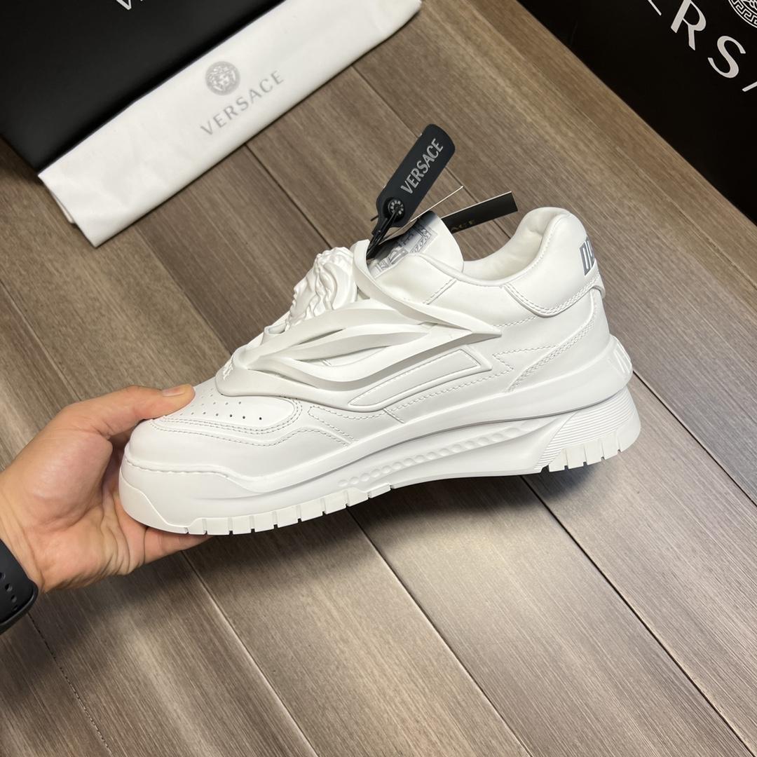 Versace Low-top Sneakers - DesignerGu