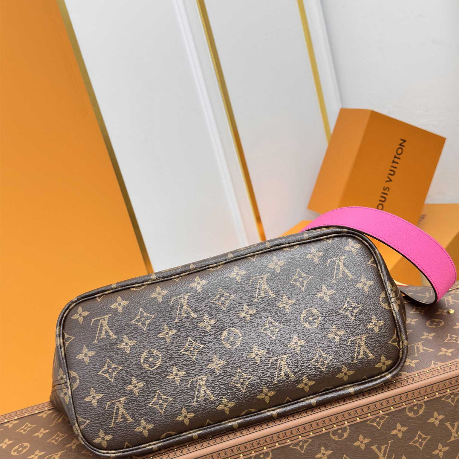 Louis Vuitton Neverfull Bandoulière Inside Out MM   M12257 - DesignerGu