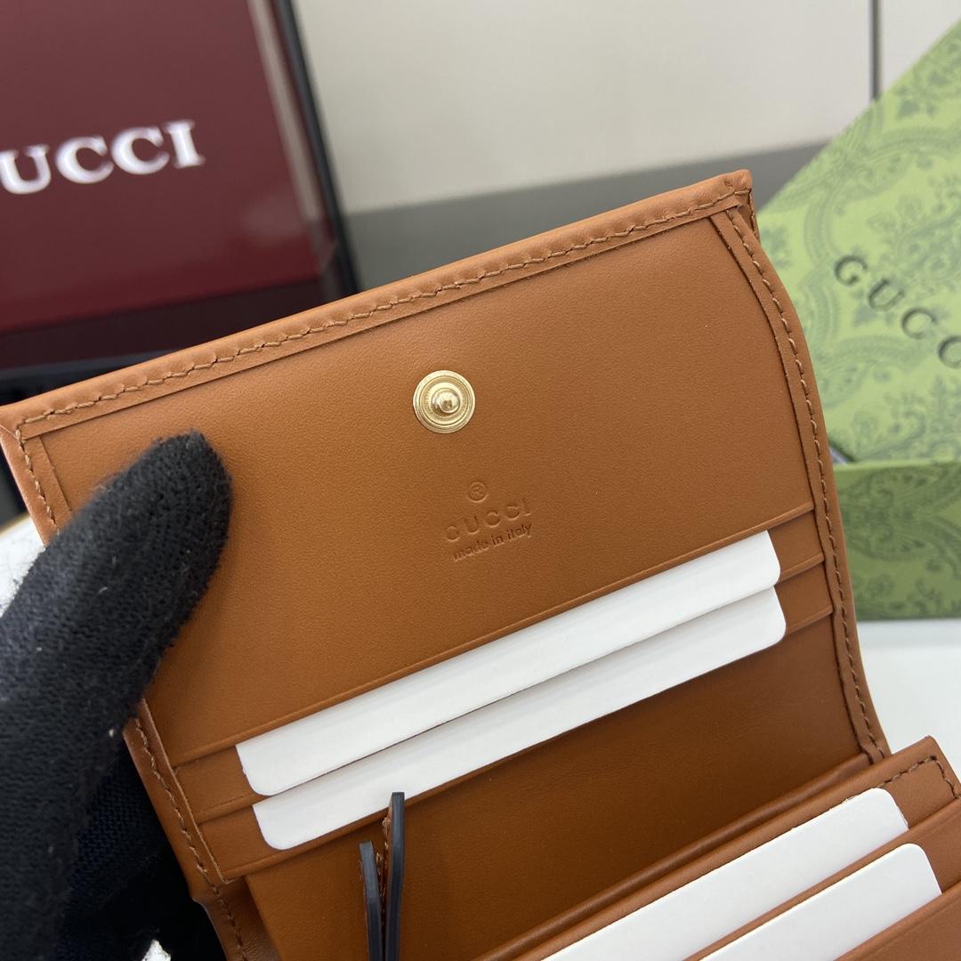 Gucci GG Emblem Mini Wallet - DesignerGu