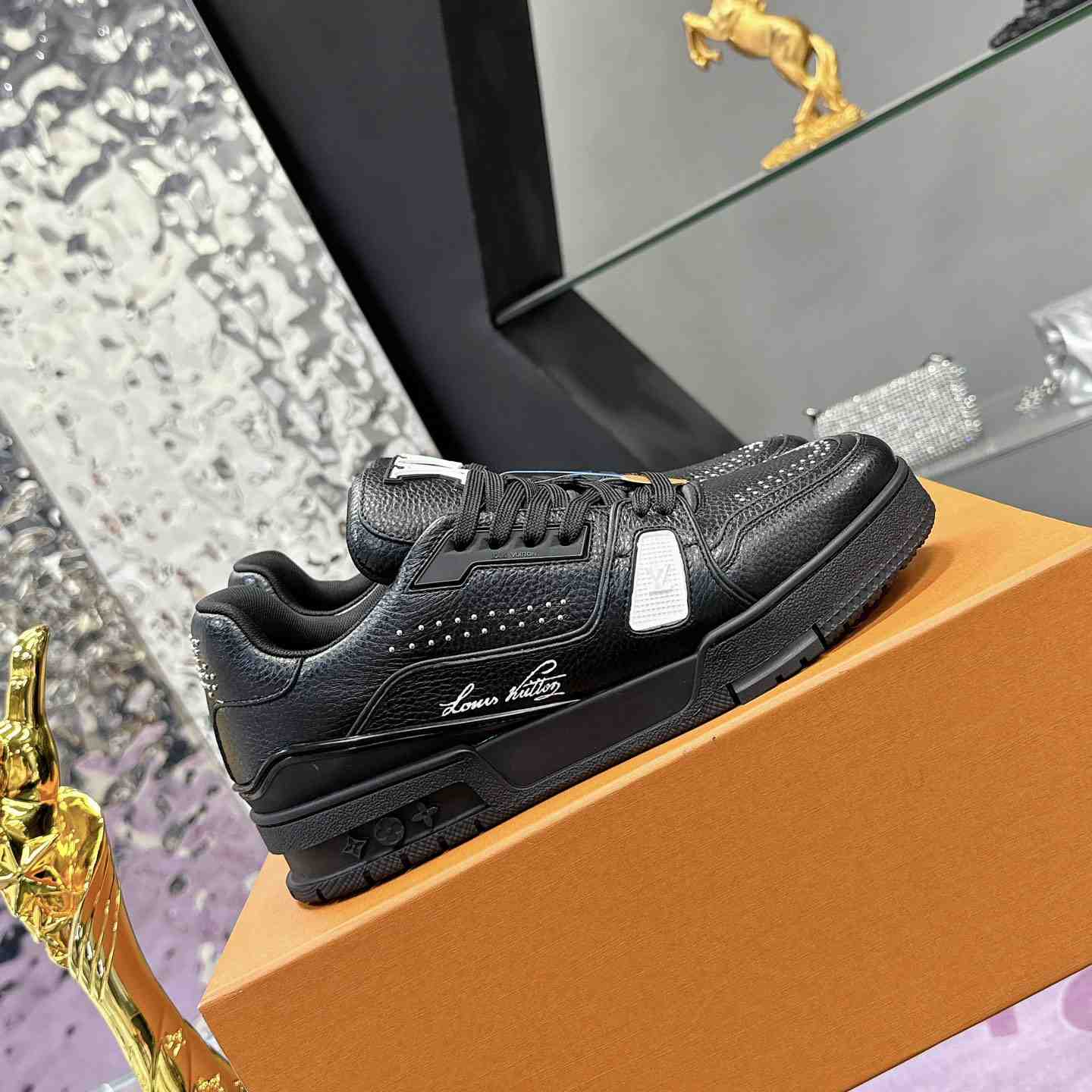 Louis Vuitton LV Trainer Sneaker    - DesignerGu